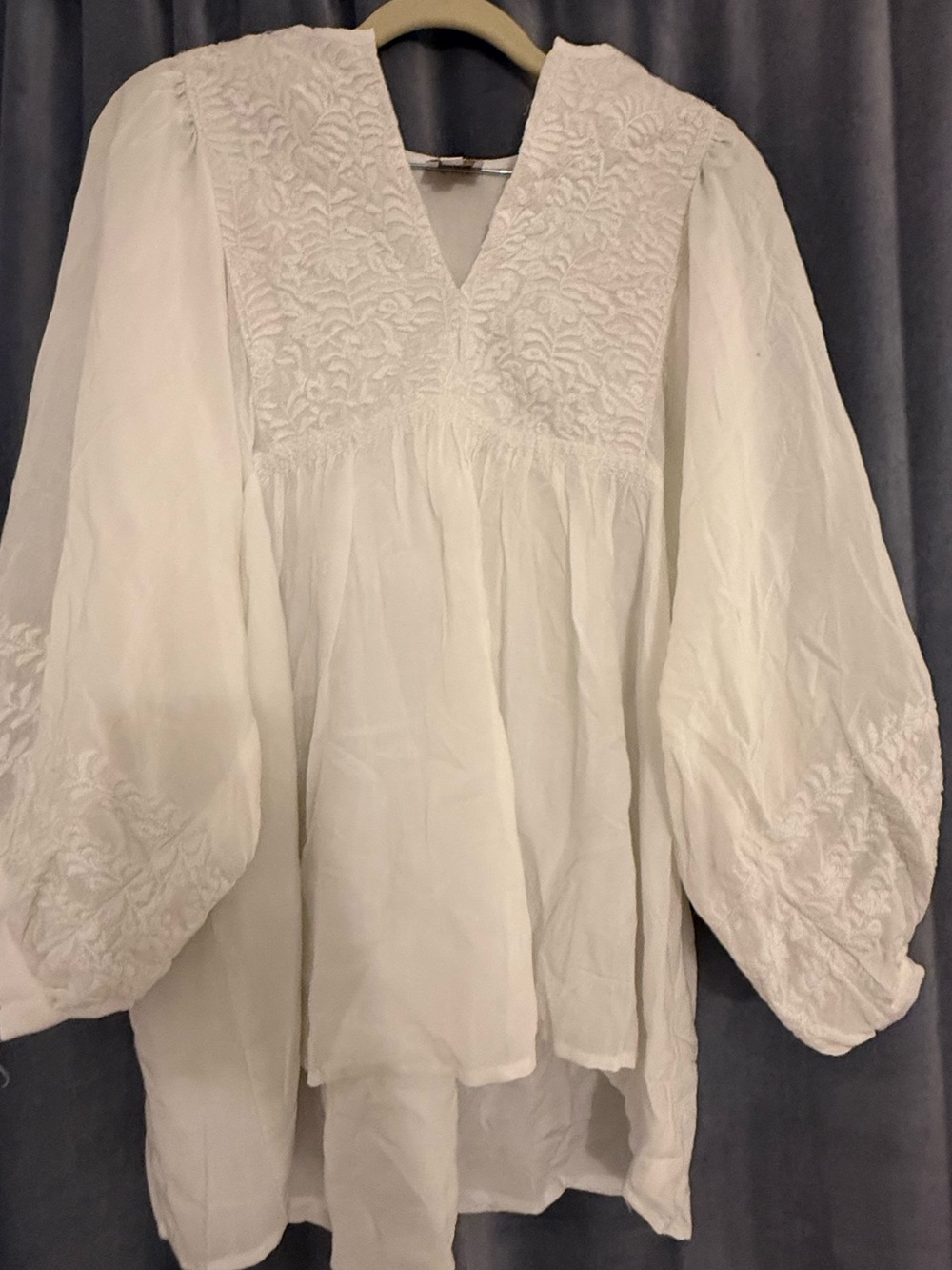 JMarie Women's White Embroidered V-Neck Peasant Blouse